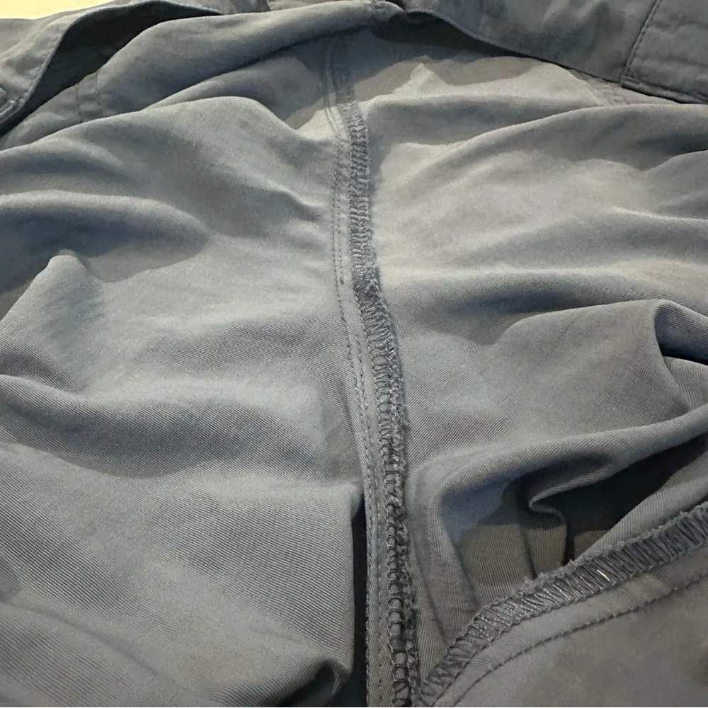 Bass Pro Shops Blue Cargo Shorts with Elastic Waistband waist‎ 48